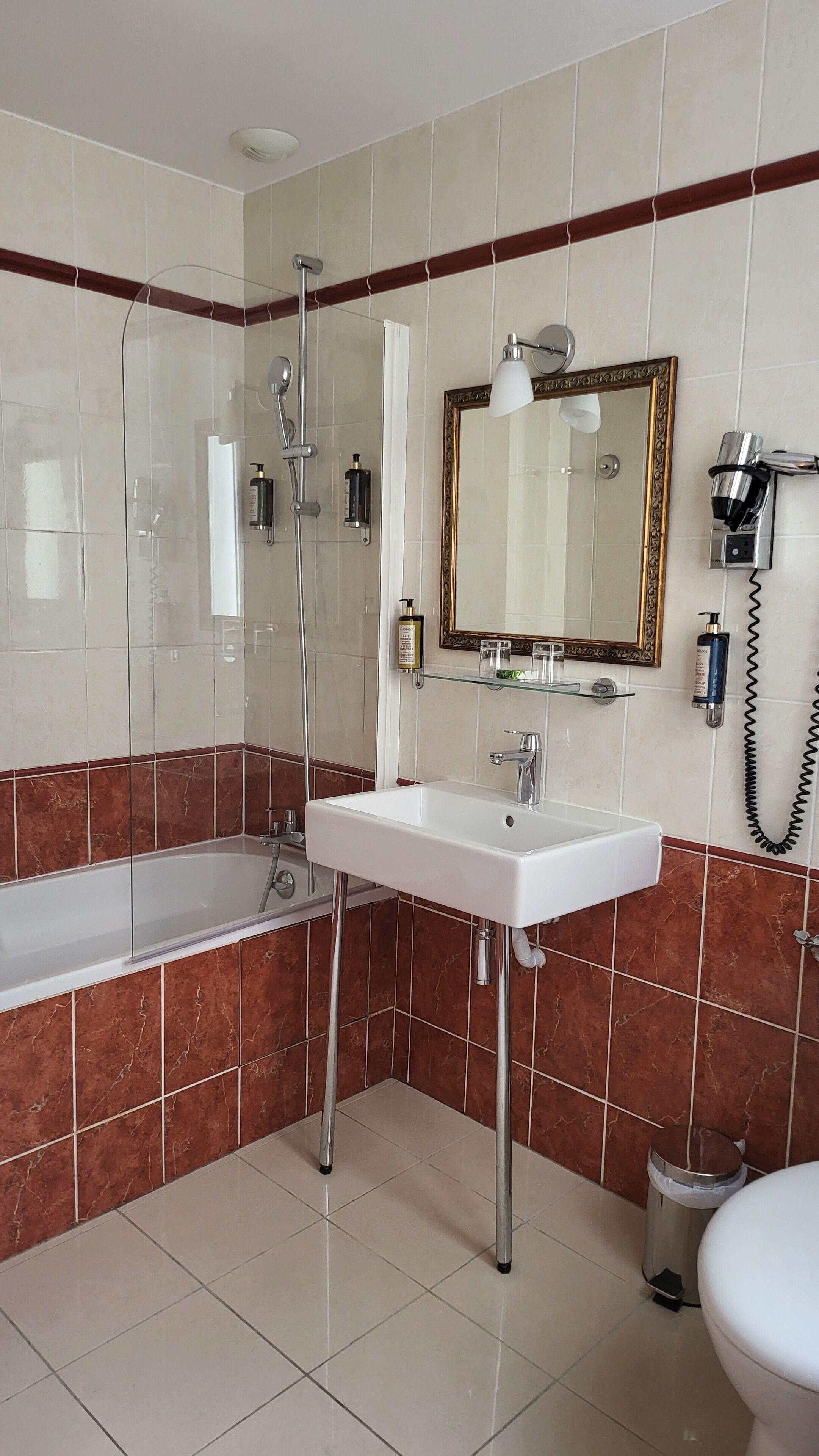 Magda Champs Elysees